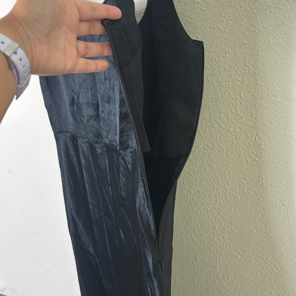Vince Sleeveless Satin Slip Midi Dress in Black Scoop Neck size 6 - Picture 5 of 10